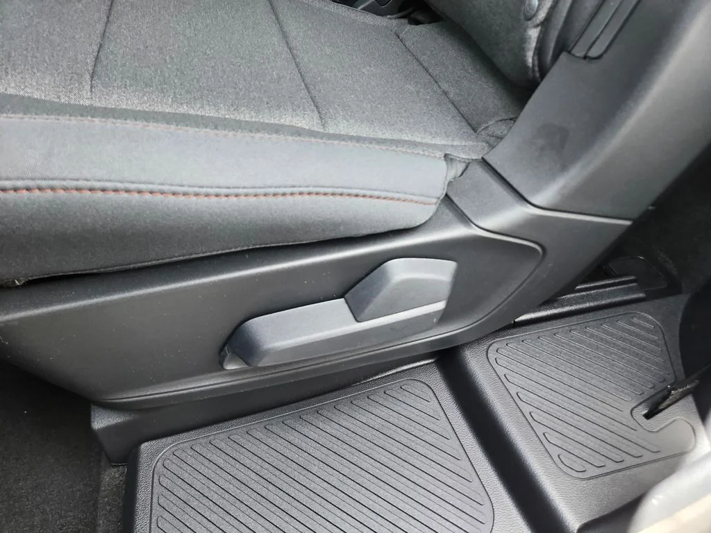 Used 2026 Space White Metallic Ford Active image 25