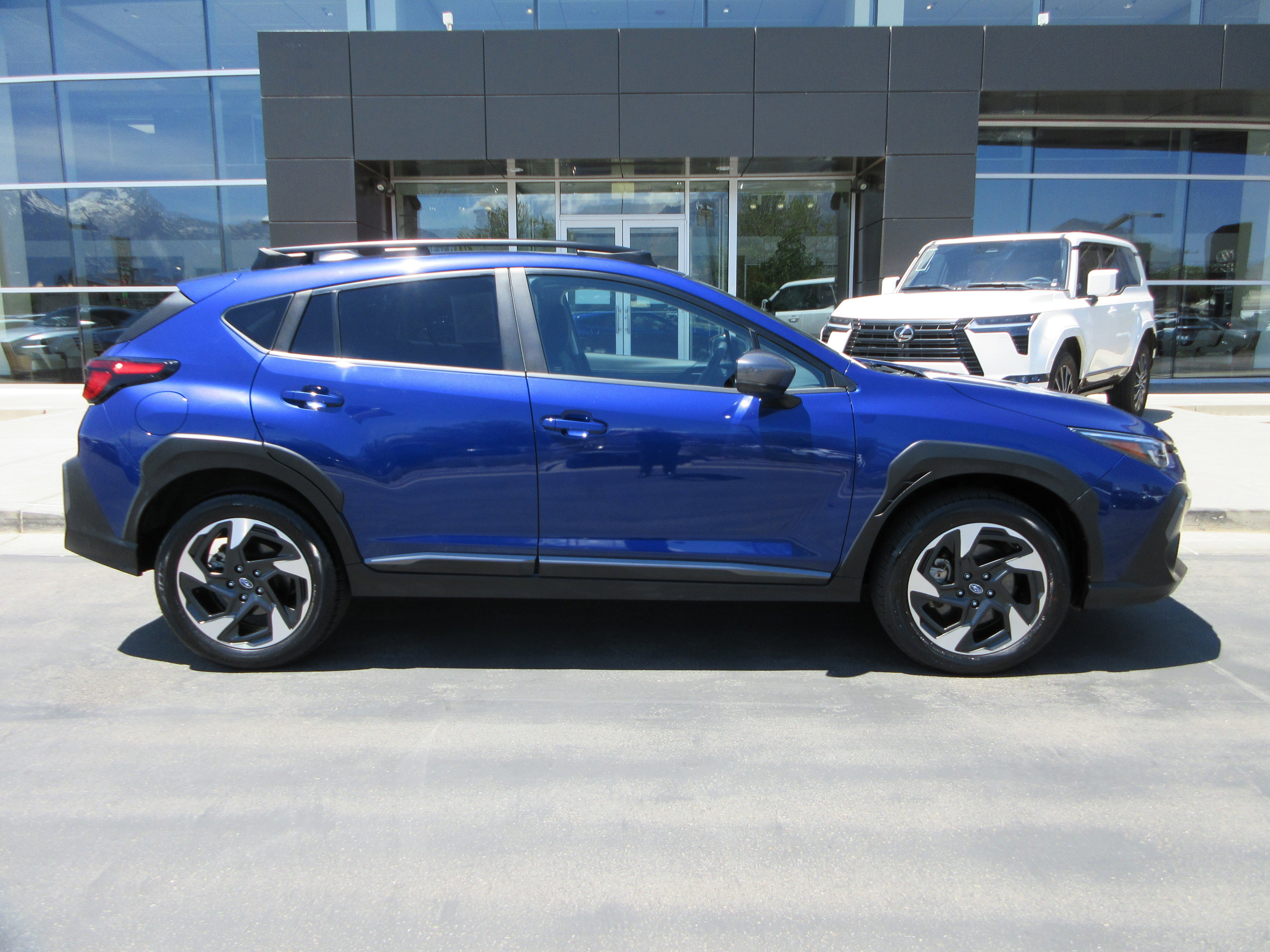 Used 2024 Sapphire Blue Pearl Subaru Limited image 12