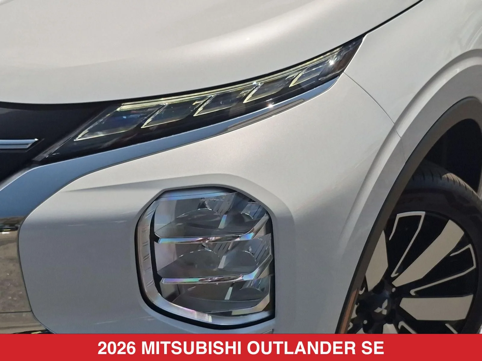 New 2026 White Mitsubishi SE image 10