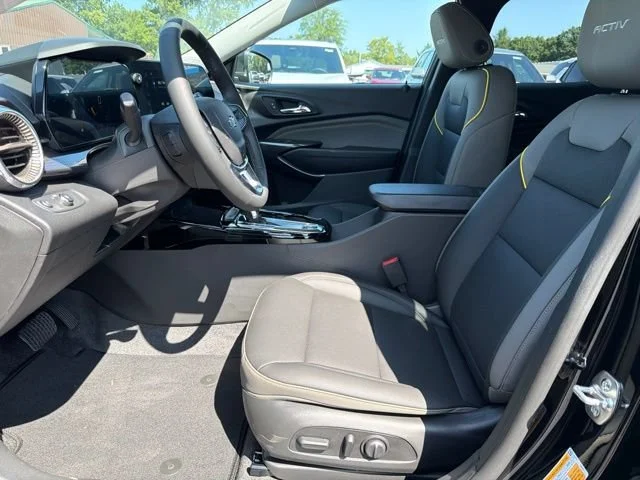 New 2026 Mosaic Black Metallic Chevrolet ACTIV image 21