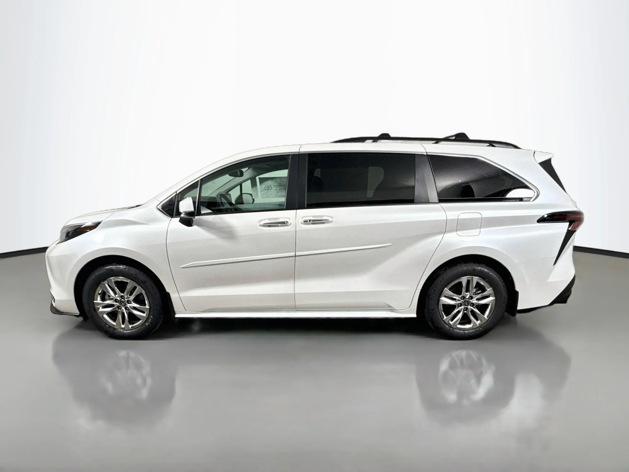 New 2026 Wind Chill Pearl Toyota XLE image 4