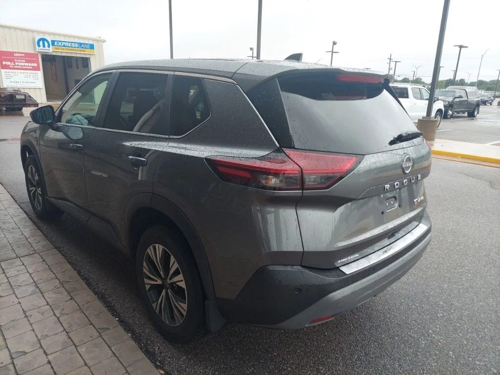 Used 2023 Gray Nissan SV image 5