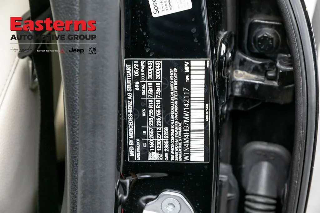 Used 2021 Black Mercedes-Benz GLB 250 image 37