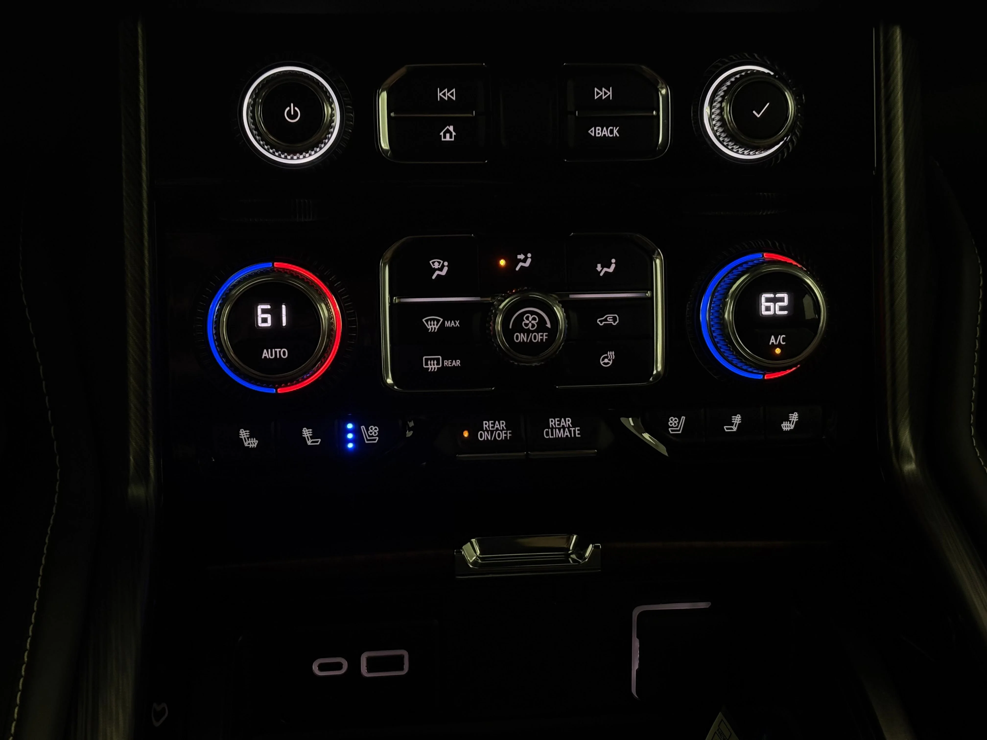 Used 2023 Onyx Black GMC Denali Ultimate image 41