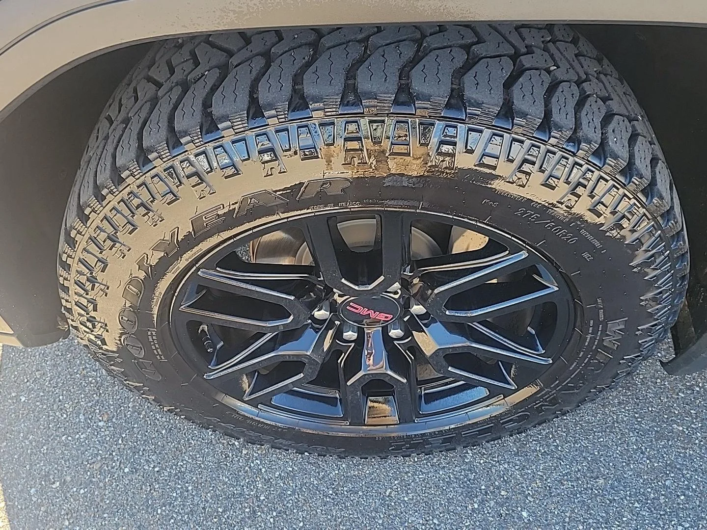 Used 2023 Titanium Rush Metallic GMC Elevation image 25