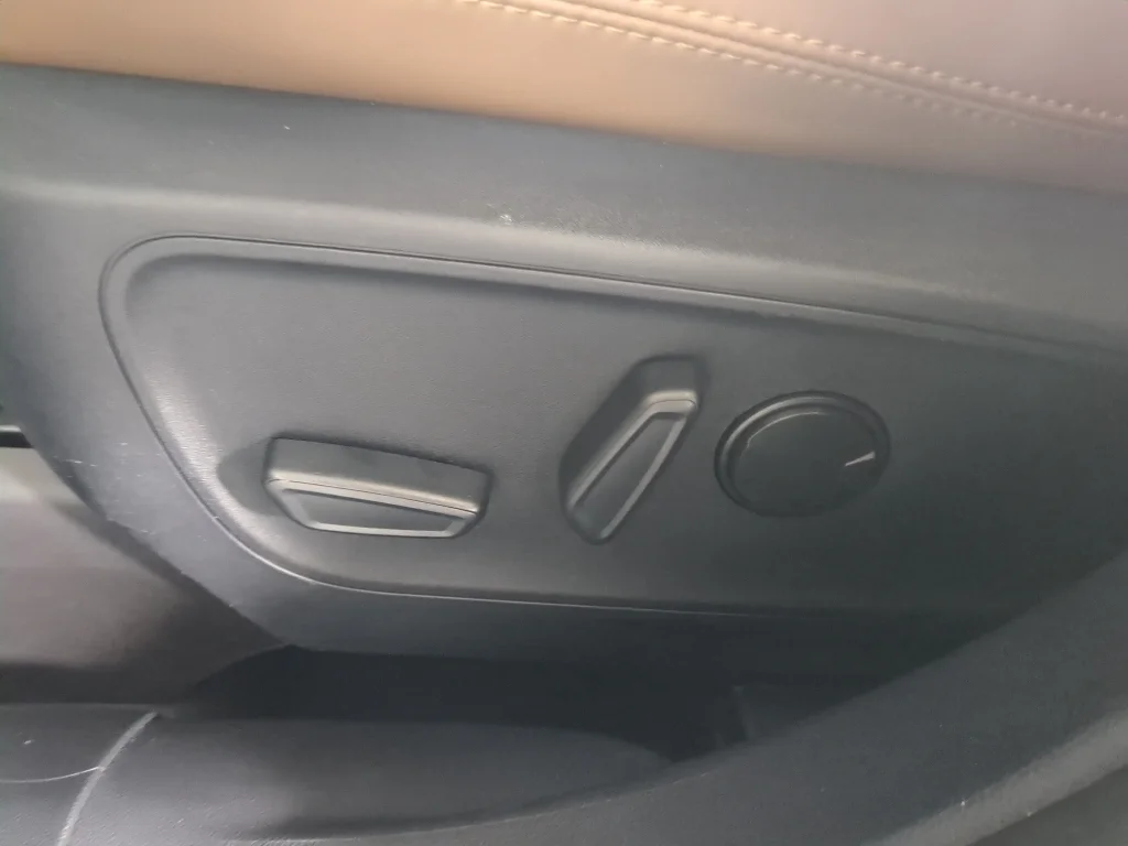 Used 2023 CACTUS GRAY Ford Badlands image 12