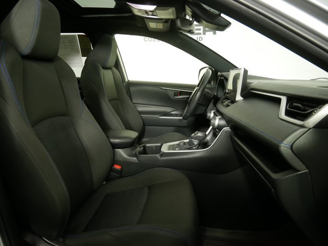 Used 2025 Silver Sky Metallic Toyota Hybrid SE w/ Convenience Pkg & Weather Pkg image 16