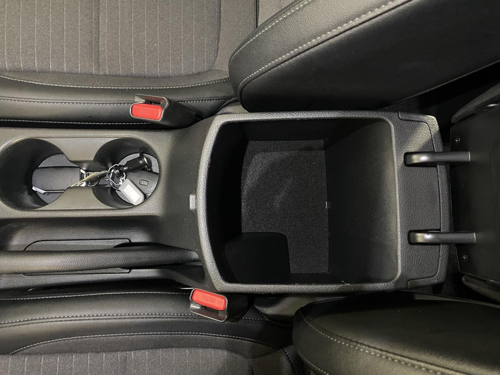 Used 2022 Clear White/Black Roof Kia S image 16