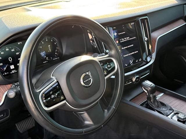 Used 2021  Volvo T5 Momentum image 16