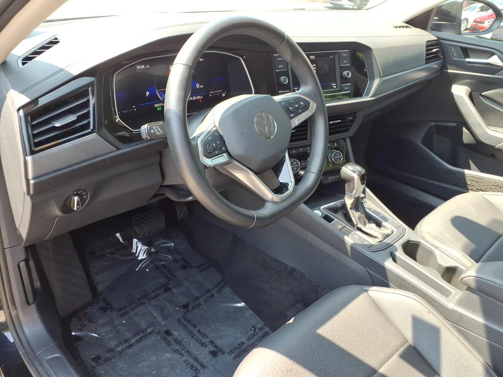 Used 2024  Volkswagen SE image 25