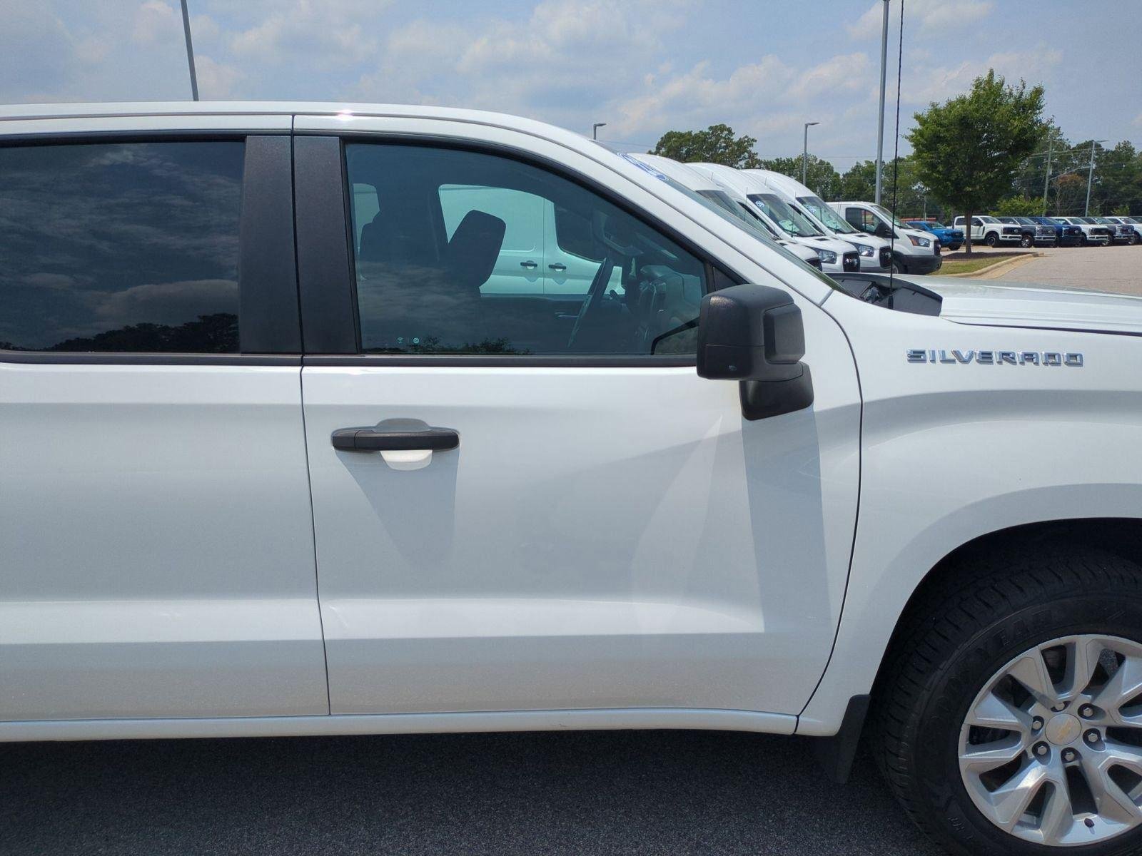 Used 2022 Summit White Chevrolet Custom image 34