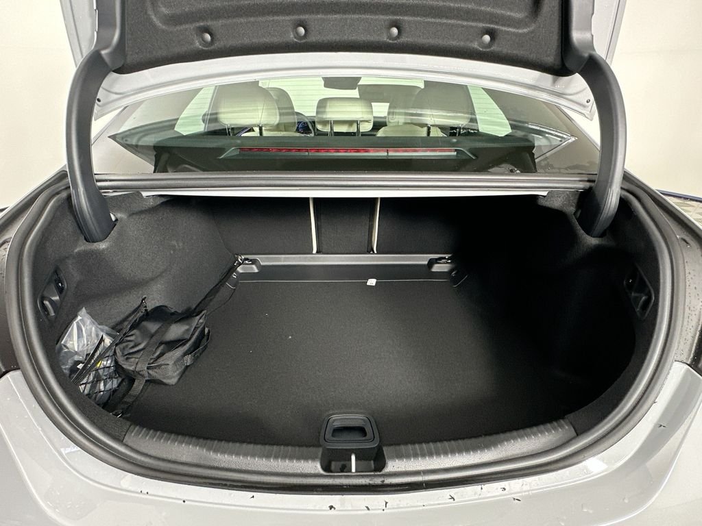 New 2026 MANUFAKTUR Alpine Grey Mercedes-Benz C 300 image 27