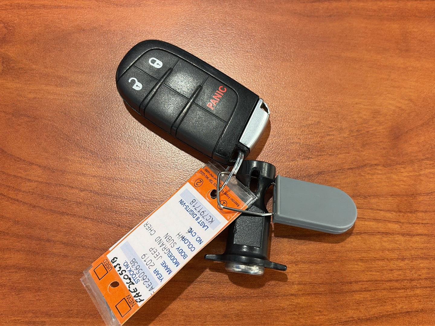 Used 2019 Bright White Clearcoat Jeep Laredo E image 17