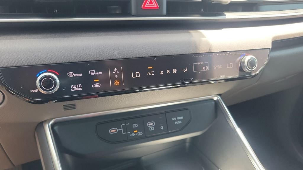 New 2026 Snow White Pearl Kia EX image 15