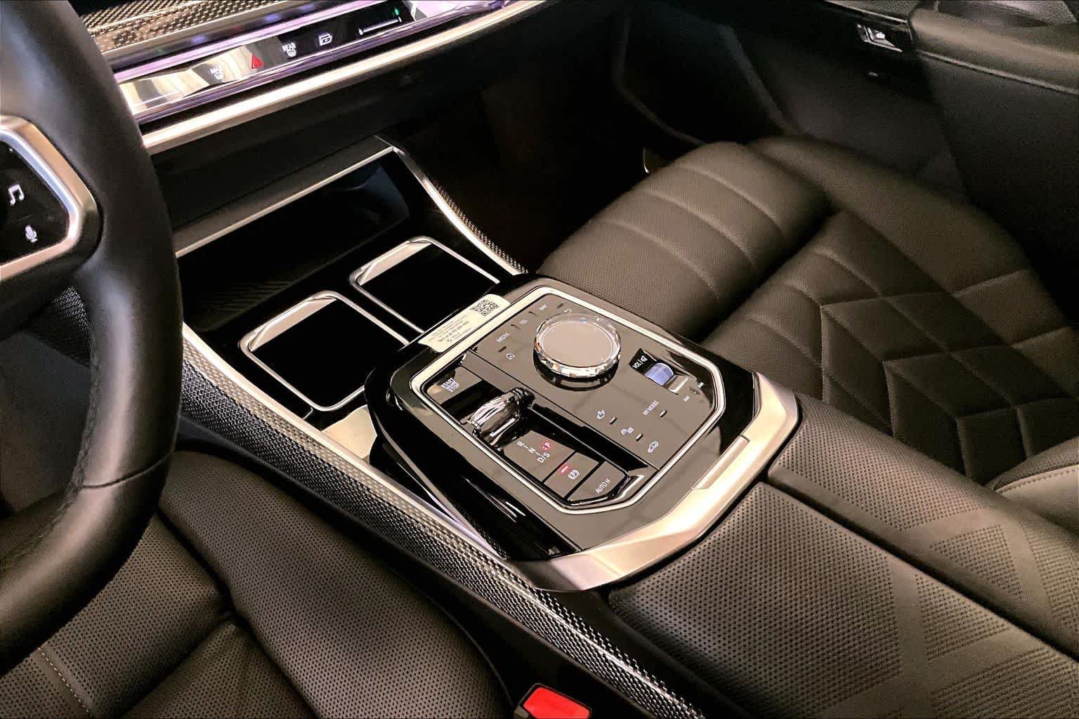 Used 2025 Tanzanite Blue II Metallic BMW 740i image 15