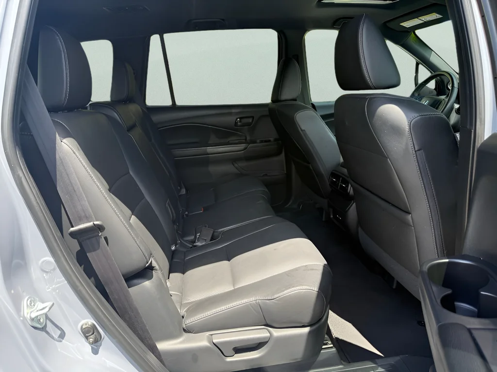 2025 Honda Passport EX-L - Photo 12