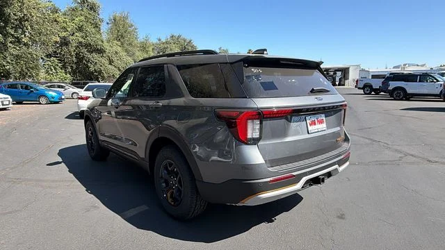 New 2026 Carbonized Gray Metallic Ford Tremor® image 38