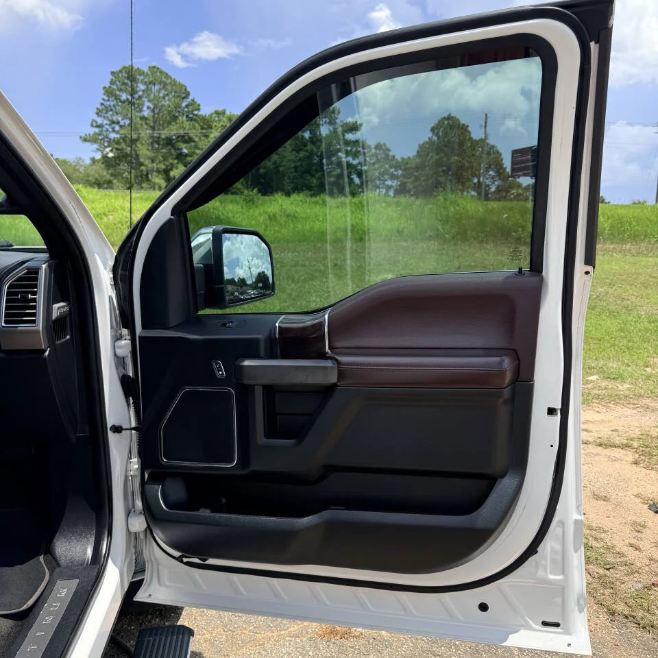Used 2015 White Ford Platinum 4x4 4dr SuperCrew 5.5 ft. SB image 27