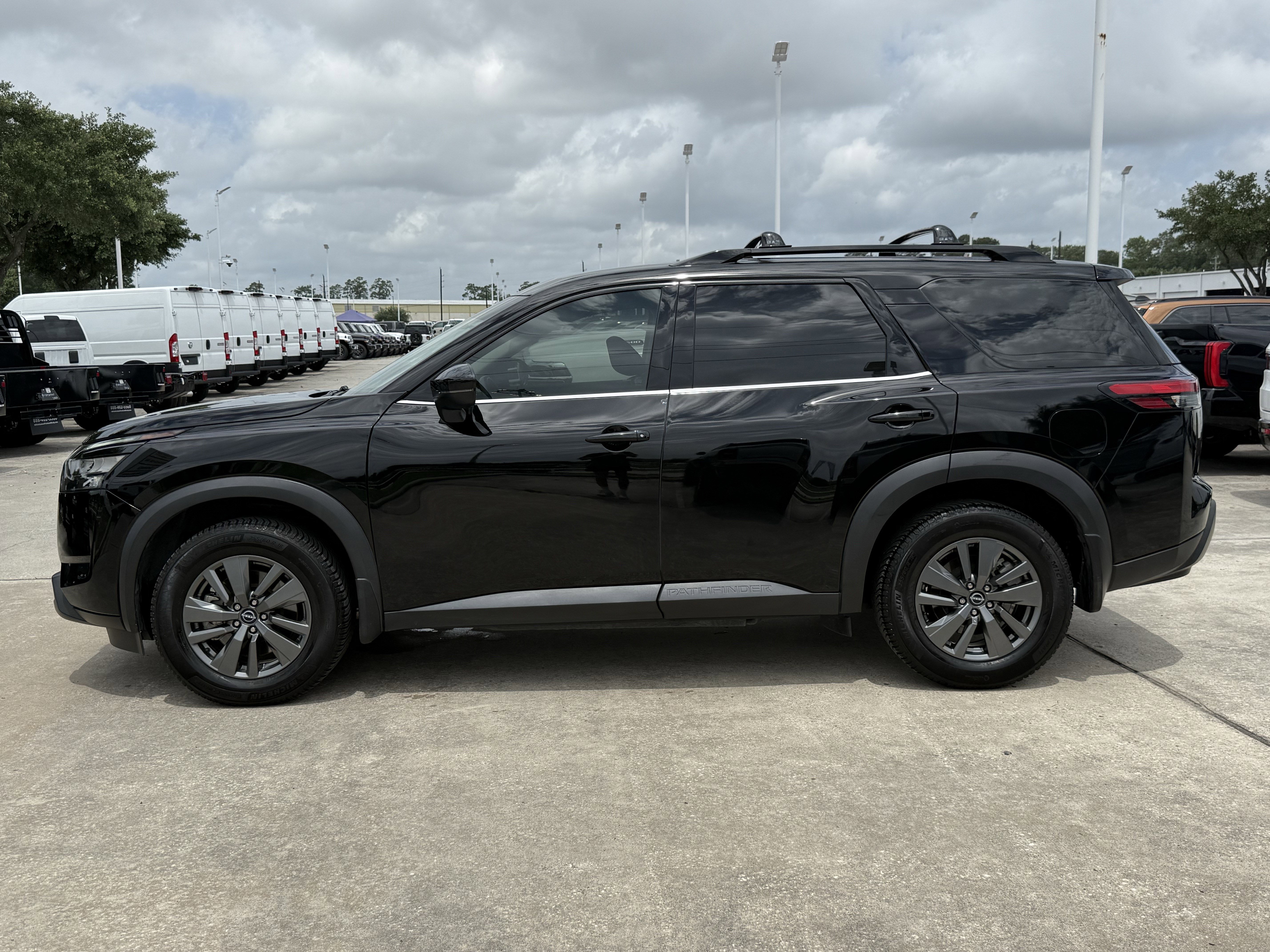 Used 2024 Super Black Nissan SV image 7