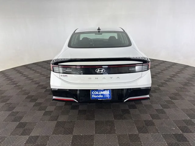 Used 2025 White Hyundai SEL image 7