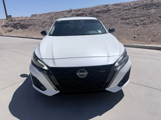 Used 2023 White Nissan 2.5 SR image 2