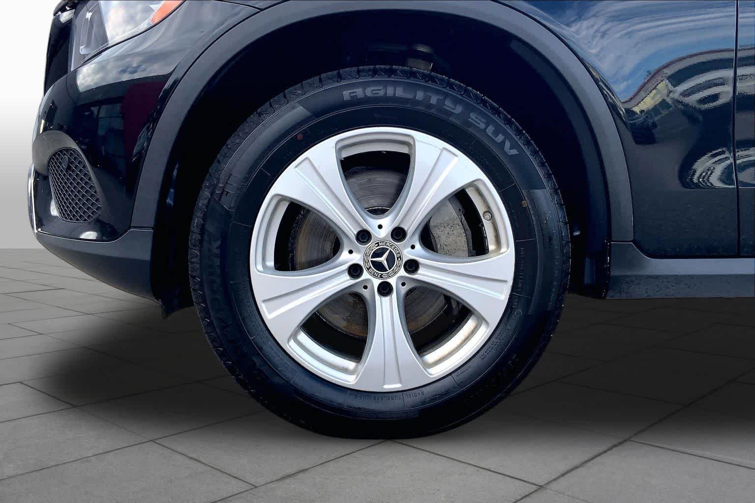 Used 2018 Black Mercedes-Benz GLC 300 image 11