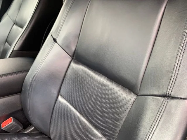Used 2019 Silver Jeep Overland image 12