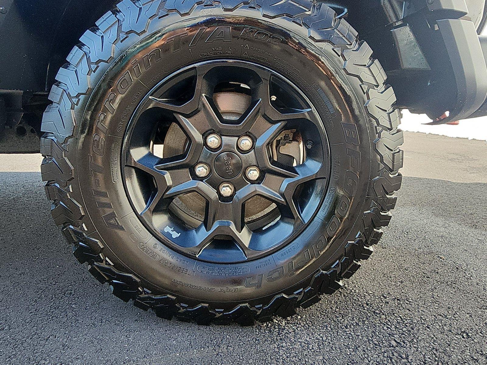 Used 2020  Jeep Rubicon image 9