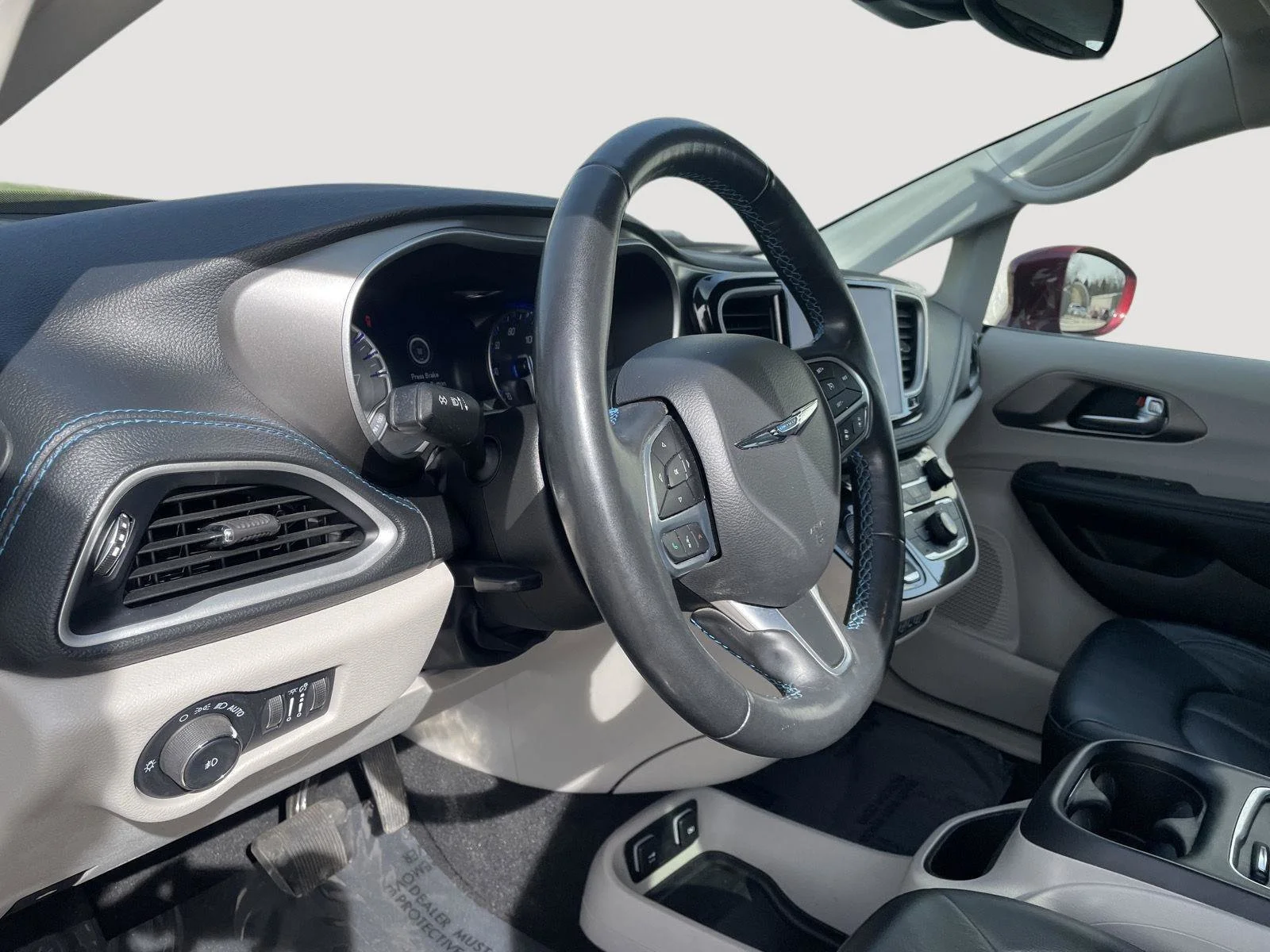 Used 2021 Velvet Red Pearlcoat Chrysler Touring L image 19