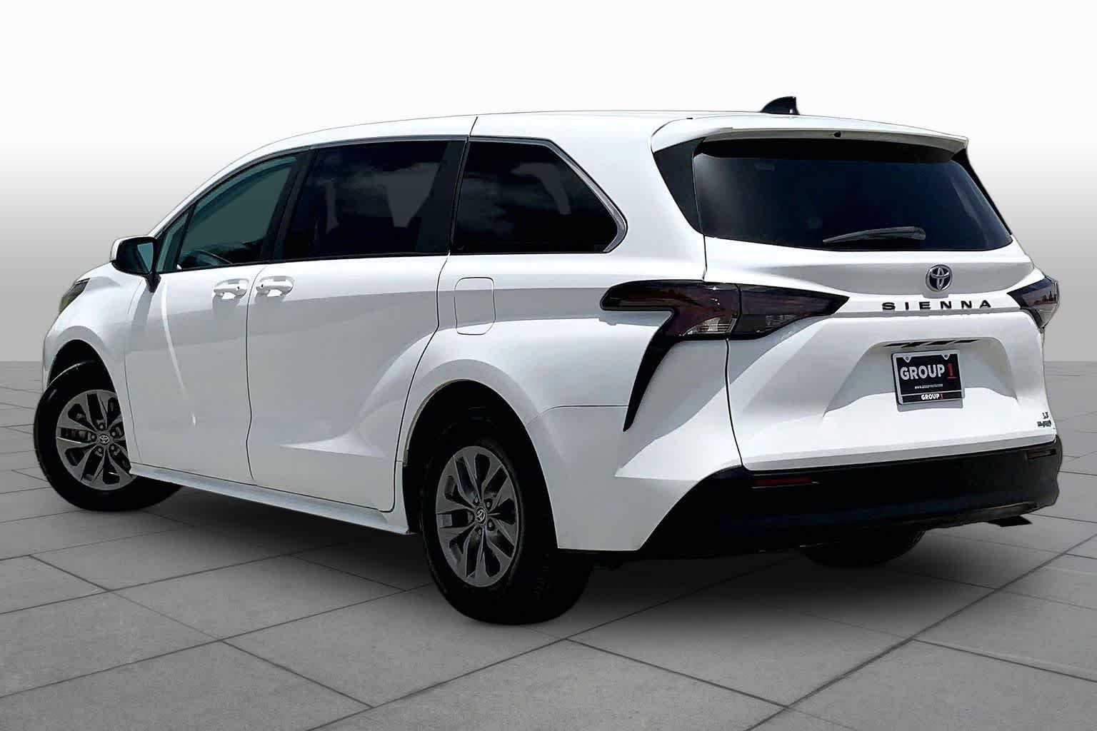 Used 2023 Ice Cap Toyota LE image 12