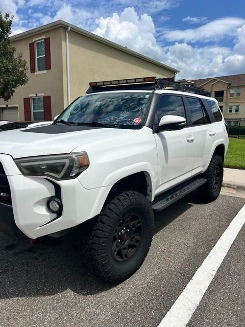 Used 2020 White Toyota SR5 Premium image 3