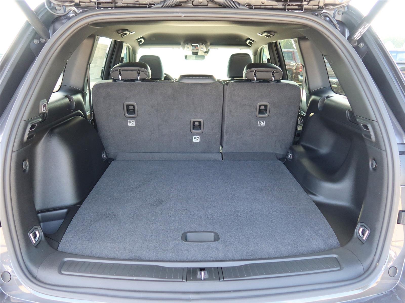 New 2026 Baltic Gray Metallic Clear-Coat Exterior Paint Jeep Laredo Altitude image 5