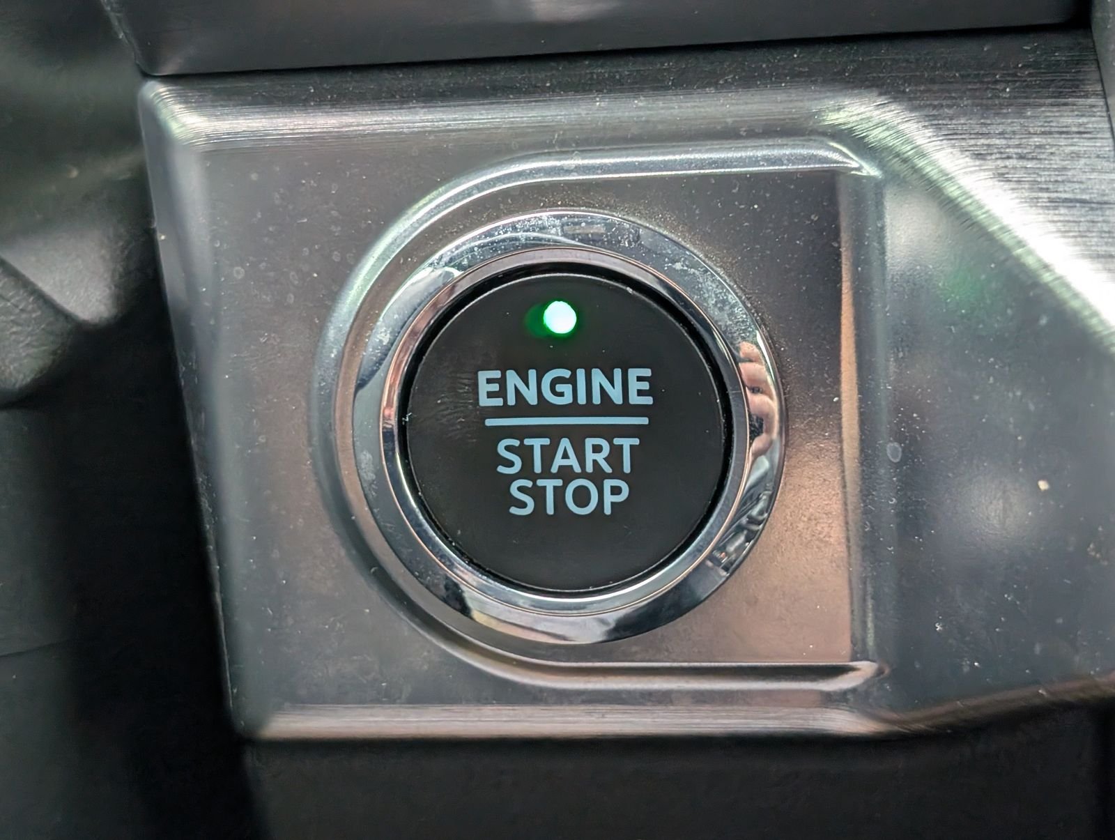 Used 2022 Agate Black Metallic Ford Lariat image 31