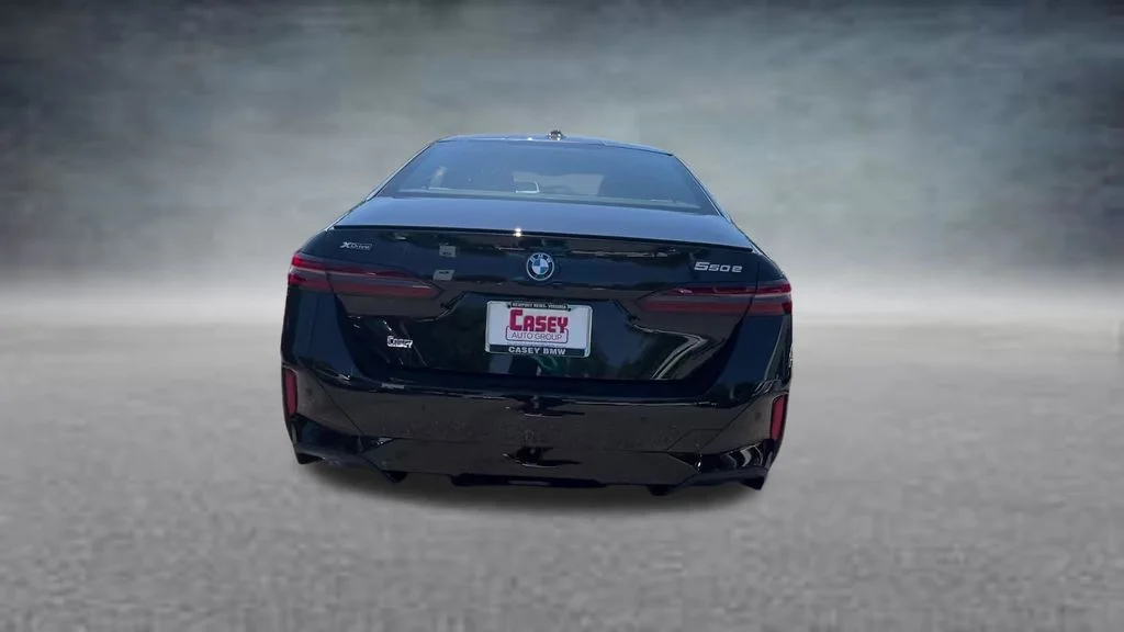 New 2027 Black BMW 550e xDrive image 11