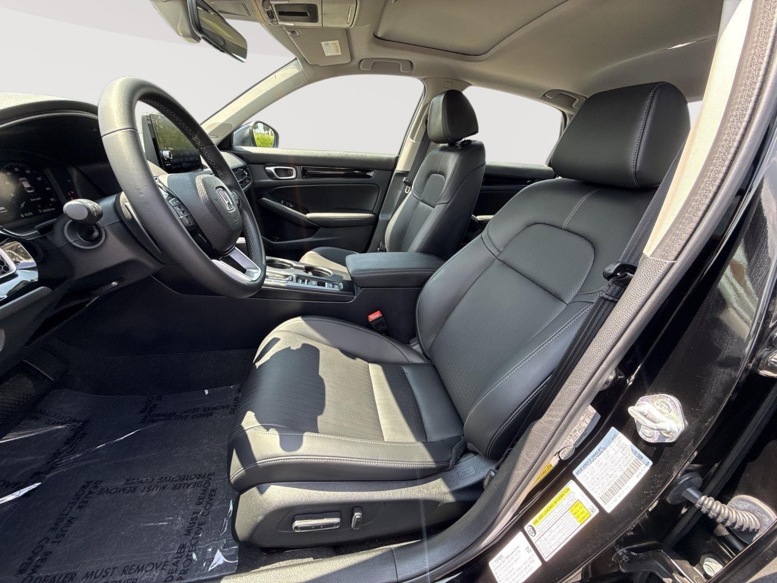 Used 2023 Crystal Black Pearl Honda Touring image 3
