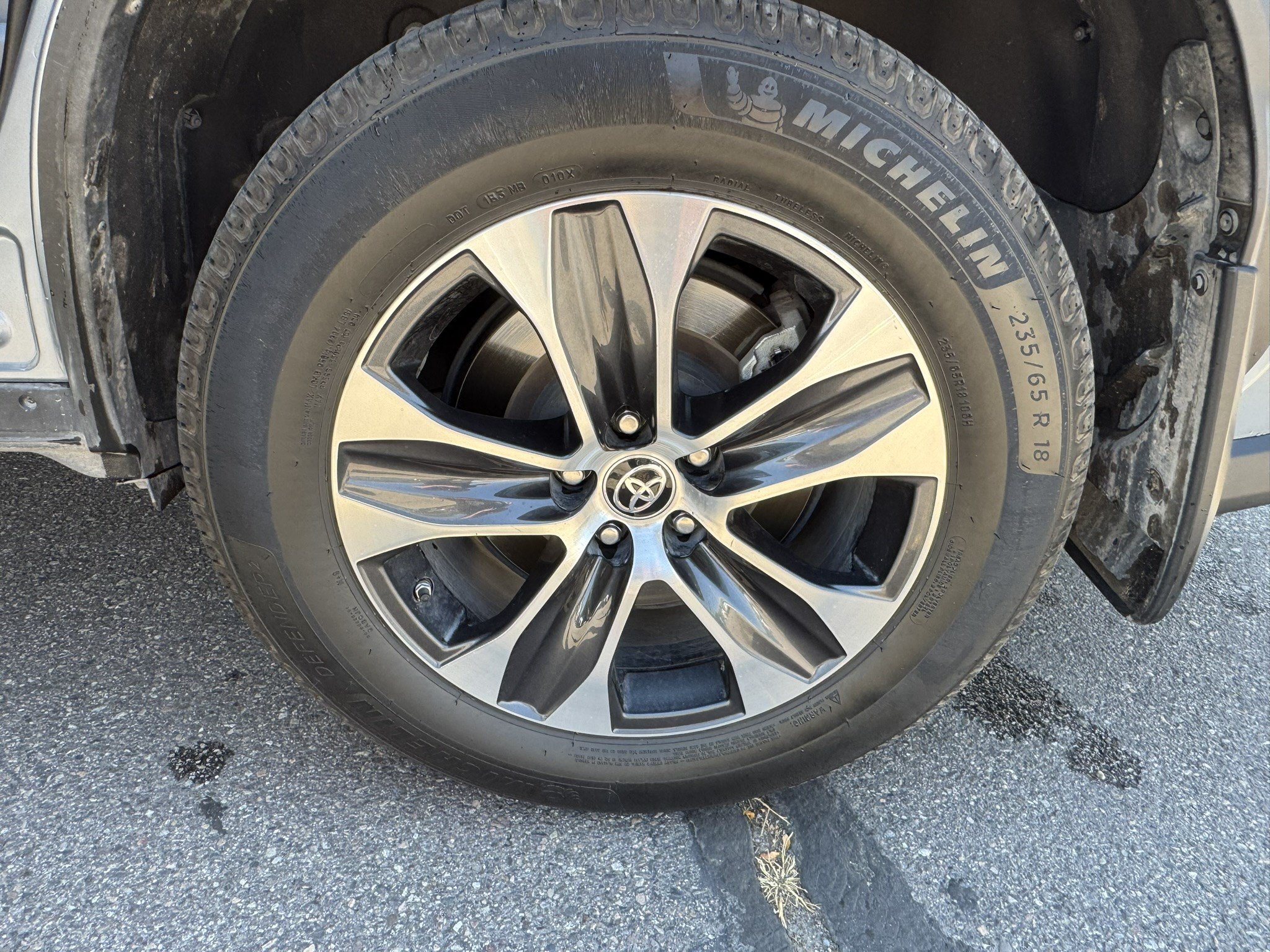 Used 2021 Moon Dust Toyota XLE image 16