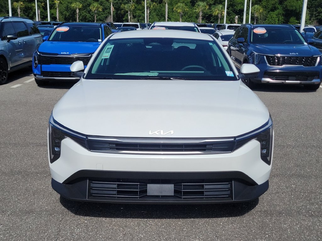 New 2026 Snow White Pearl Kia LXS image 2
