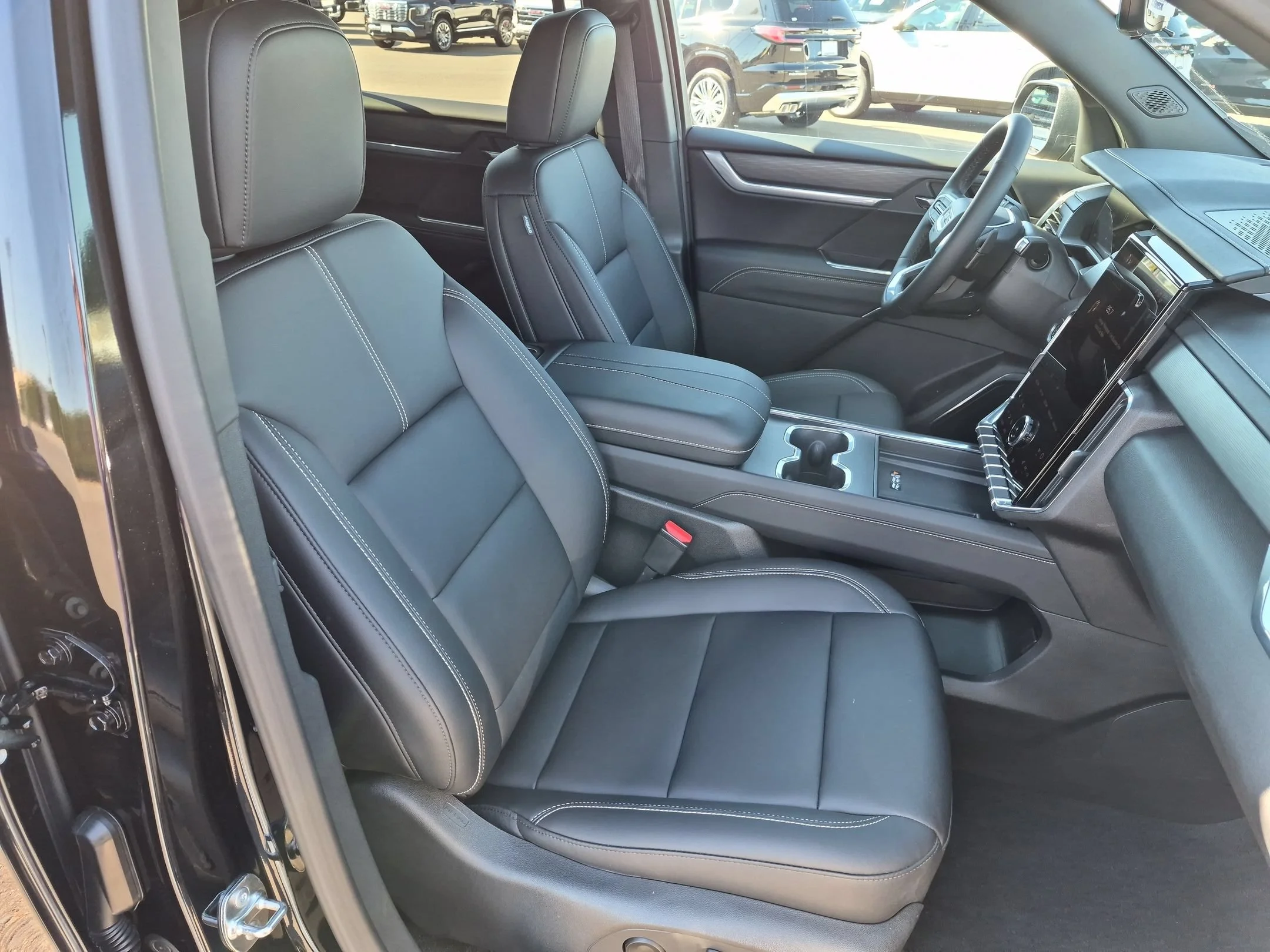 Used 2026 Ebony Twilight Metallic GMC FWD Elevation image 29
