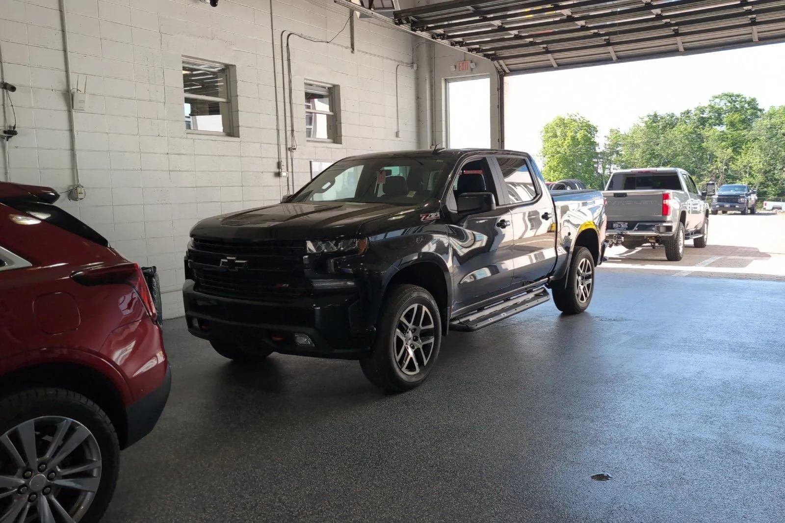 Used 2019 BLACK Chevrolet LT Trail Boss image 9