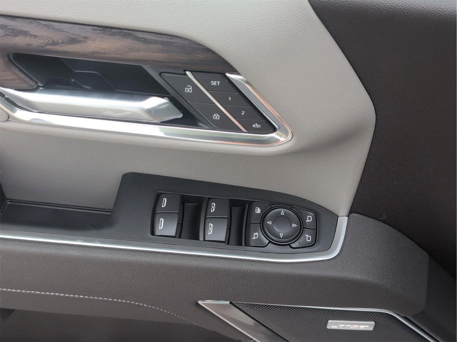 New 2026 Summit White GMC SLT image 27