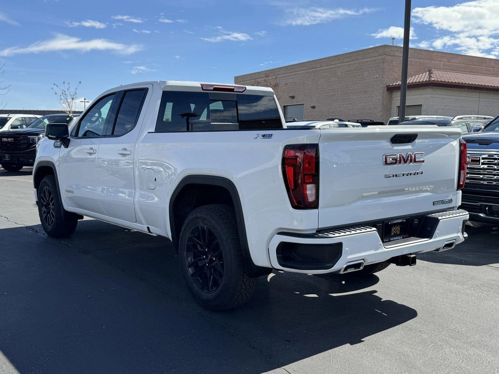 New 2025 Summit White GMC Elevation image 4