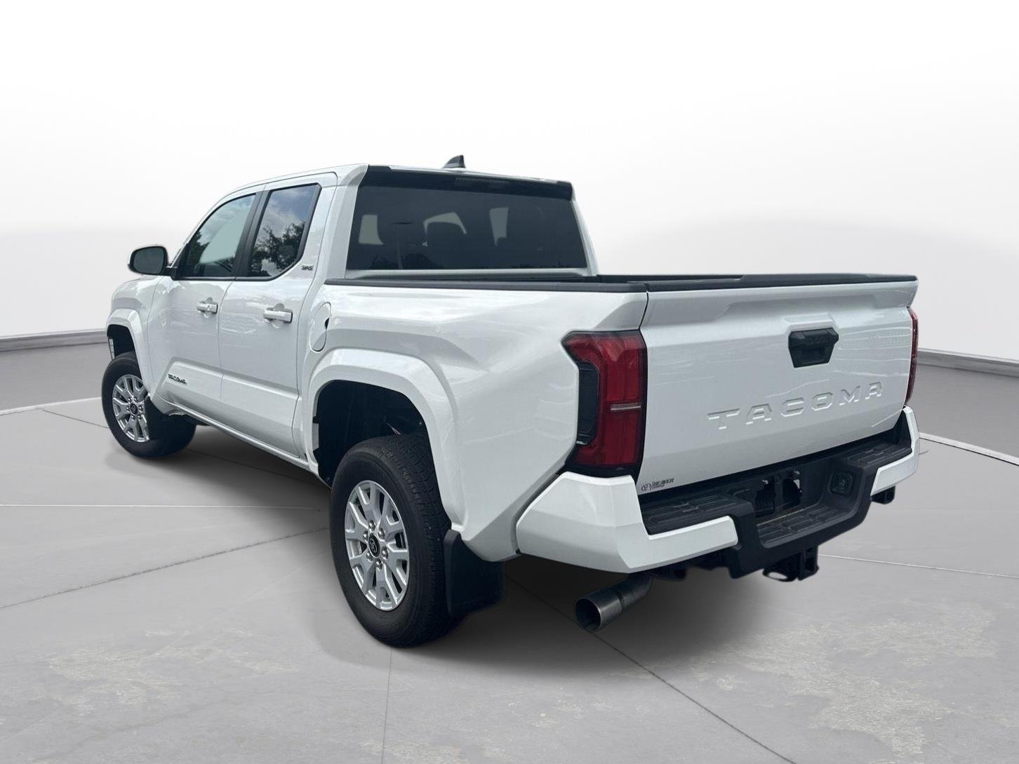 Used 2026 Ice Cap Toyota SR5 image 8