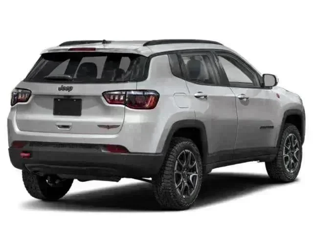 New 2026 Diamond Black Crystal Pearl-Coat Exterior Paint Jeep Trailhawk image 2