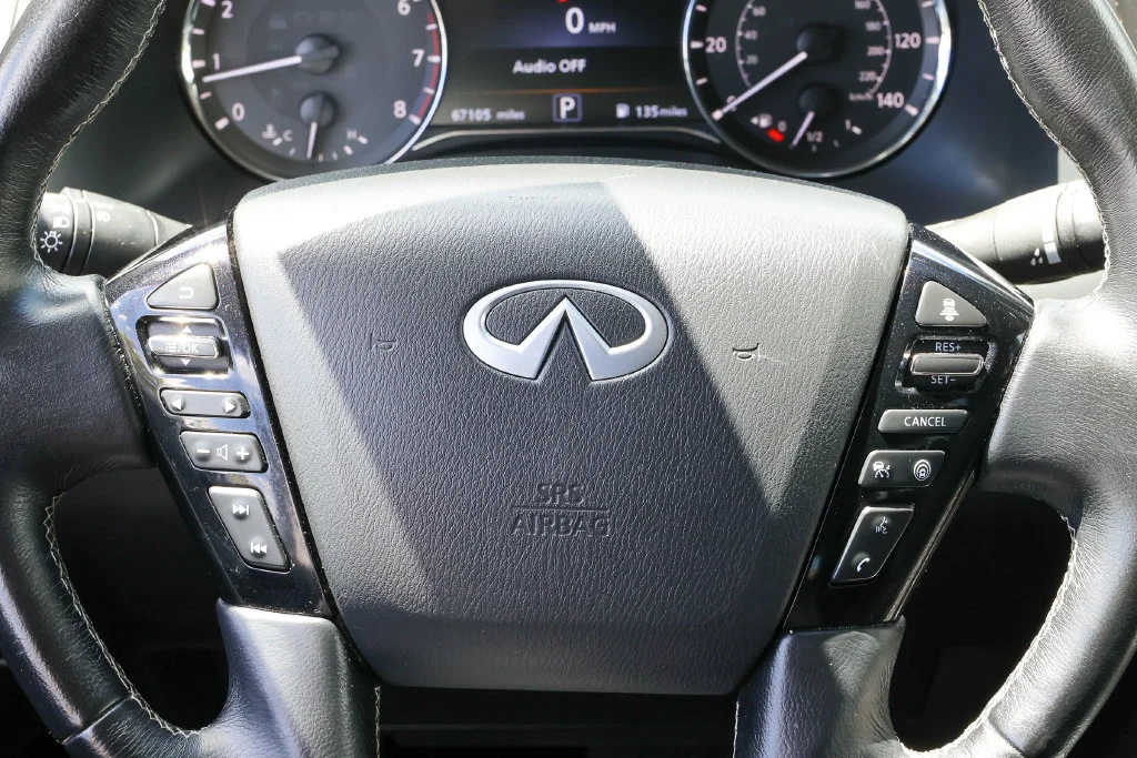 Certified Used 2024 Gray INFINITI LUXE image 9
