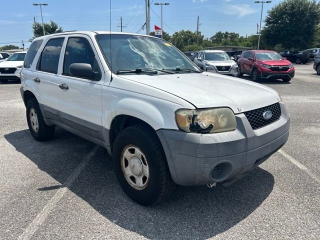 Used 2007 White Ford XLS image 3