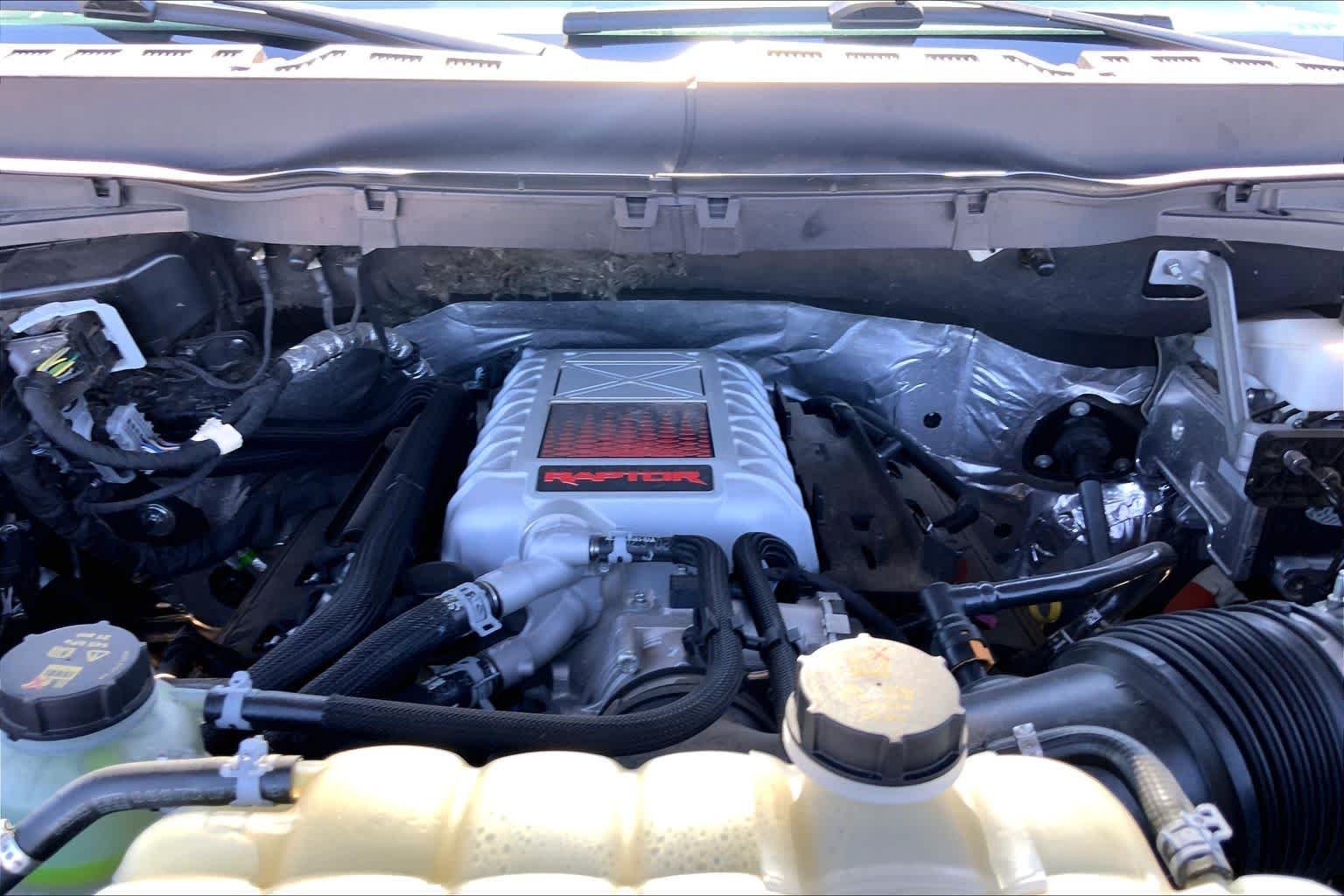 Used 2024 Shelter Green Ford Raptor image 32