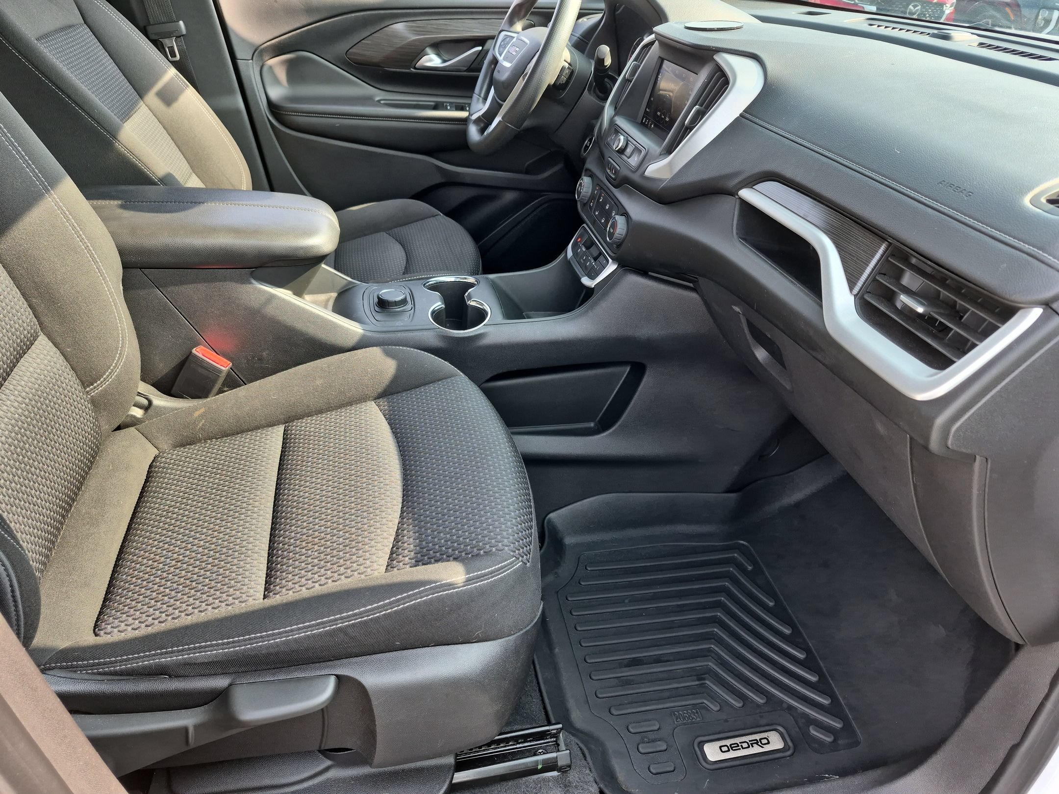 Used 2022 Summit White GMC SLE image 34
