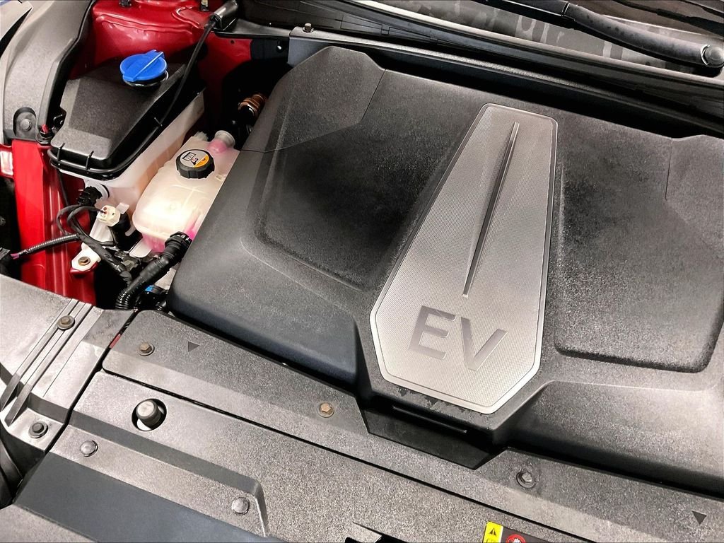 Used 2022 Red Kia Wind image 35