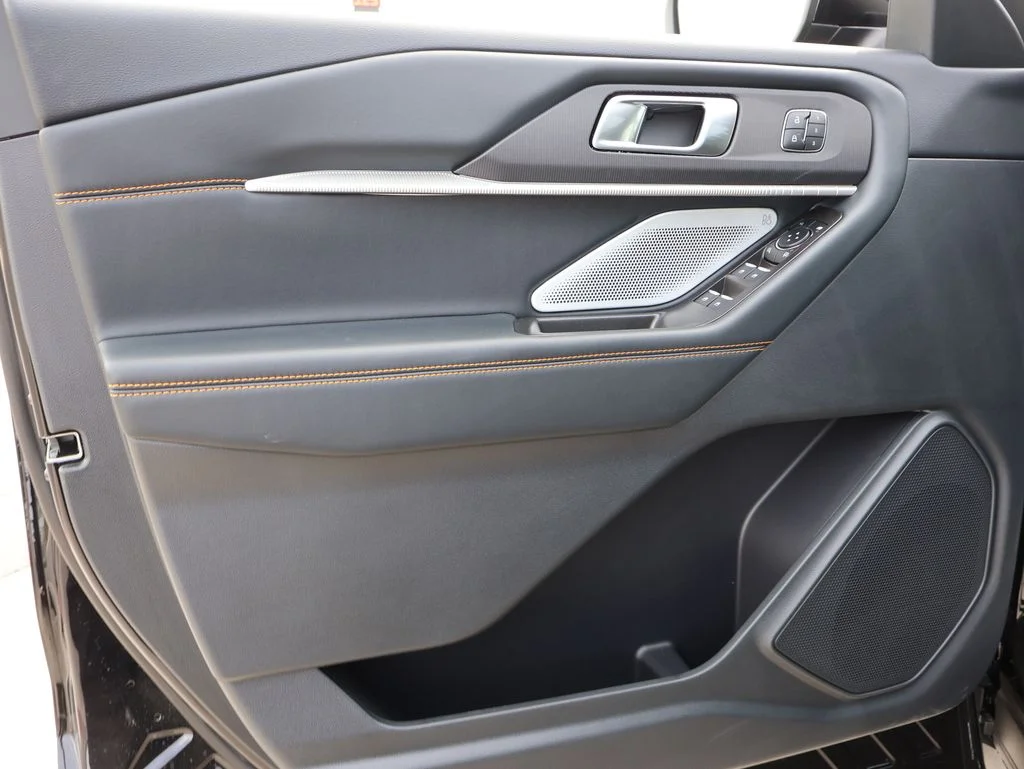 New 2026 Agate Black Metallic Ford Tremor® image 22