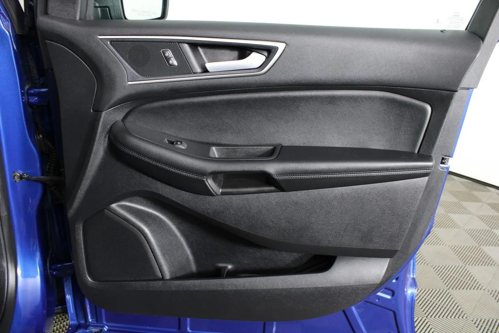 Used 2021 Blue Metallic Ford SEL image 9